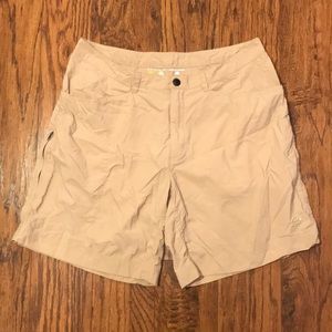 Mountain Hardwear Women's Hiking Shorts EUC